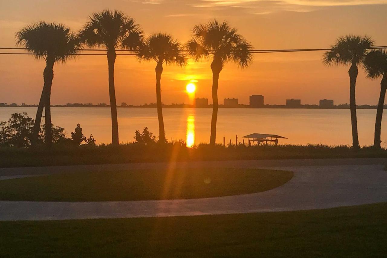 Sleek Fort Pierce Vacation Rental With Private Dock! 외부 사진